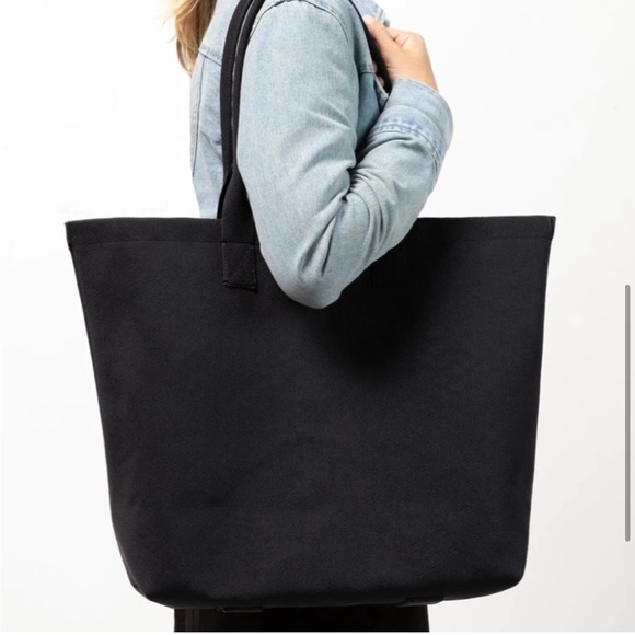 Corkcicle Black Tote Bag with Cooler Lunch Box and Mesh Laundry Bag - Picture 3 of 5